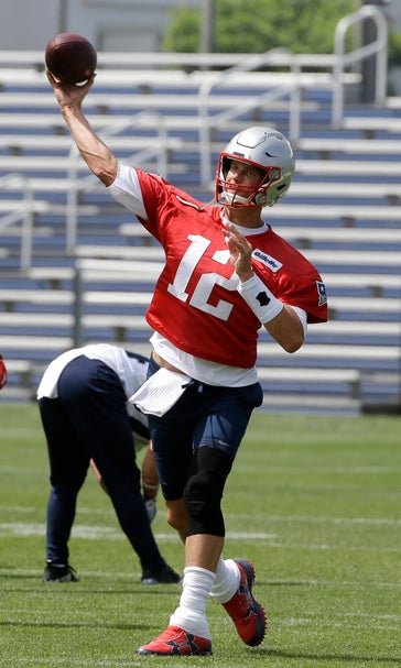 Brady setting his own pace for 20th season with Patriots